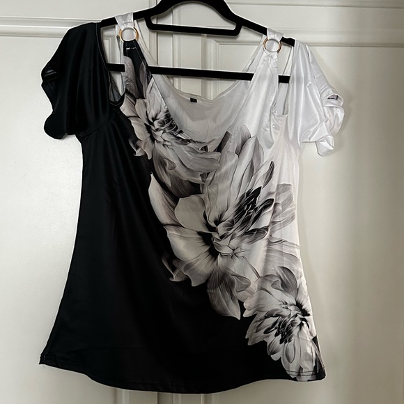 Cold shoulder top size L - Picture 2 of 4